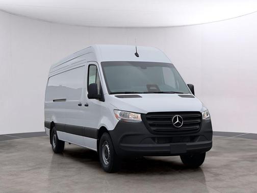 Arctic White 2026 Mercedes-Benz Sprinter 2500 170 WB