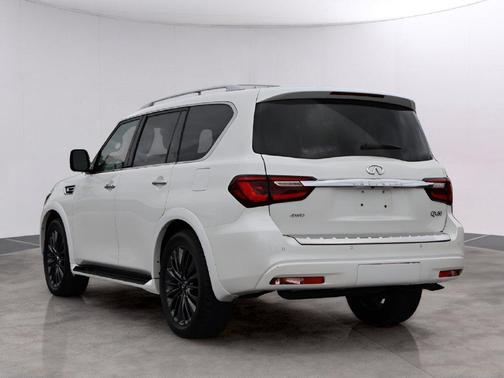 Moonstone White 2023 INFINITI QX80 SENSORY