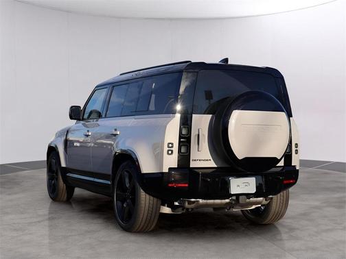 2026 Land Rover Defender 110 X-Dynamic SE