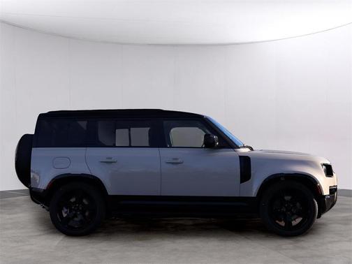 2026 Land Rover Defender 110 X-Dynamic SE