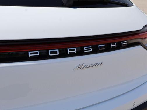 White 2024 Porsche Macan