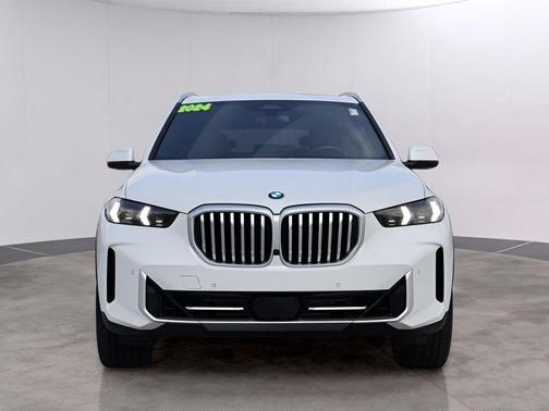 Mineral White Metallic 2024 BMW X5 xDrive40i