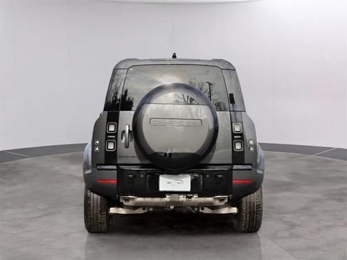 2026 Land Rover Defender 110 S