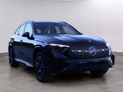 Obsidian Black Metallic 2026 Mercedes-Benz GLC 300 Base 4MATIC