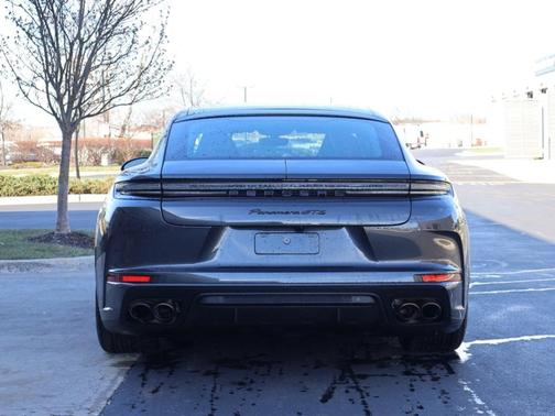 2025 Porsche Panamera GTS