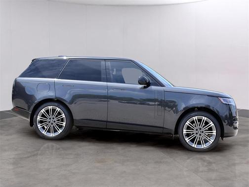 2025 Land Rover Range Rover P400 SE