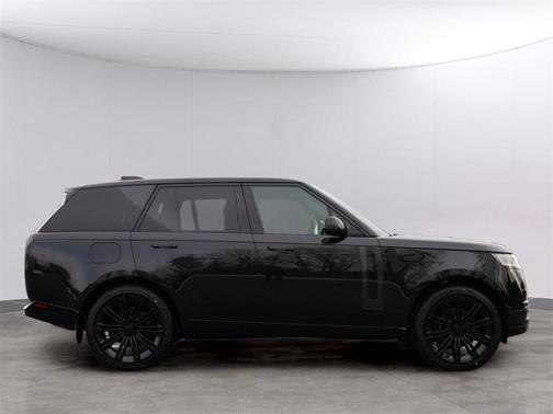 2026 Land Rover Range Rover P400 SE