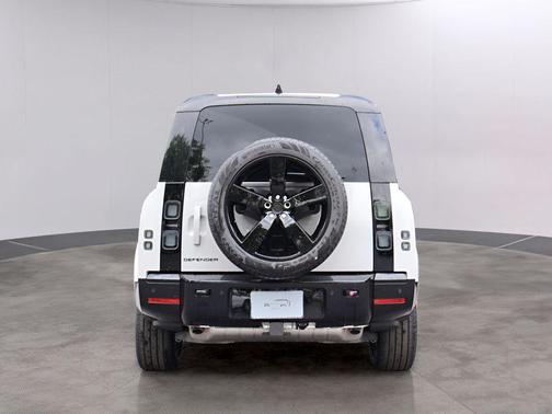 Borasco Grey 2026 Land Rover Defender P400 X-Dynamic SE