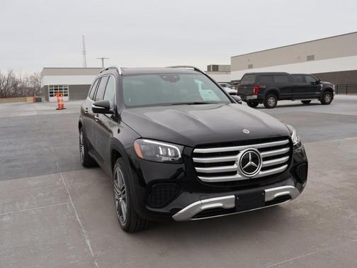 2024 Mercedes-Benz GLS 450 4MATIC