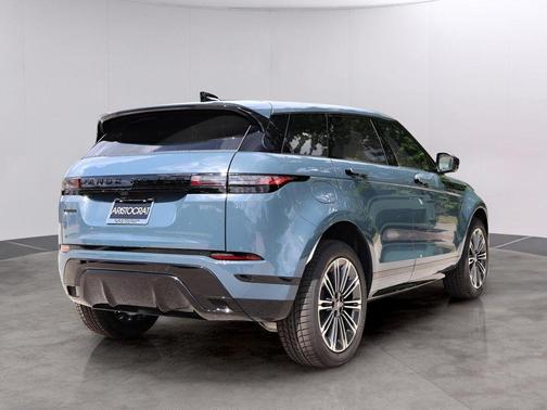2026 Land Rover Range Rover Evoque Dynamic SE