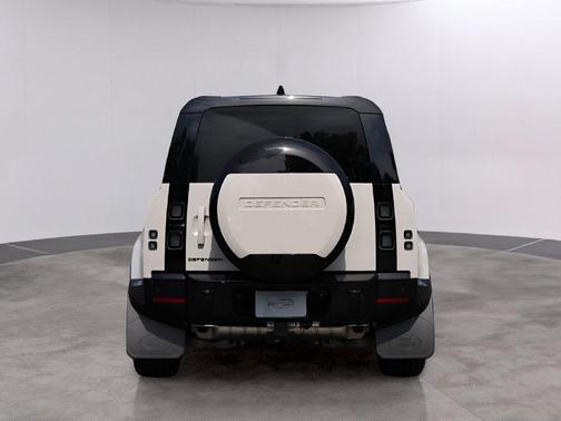 Borasco Grey 2026 Land Rover Defender P400 X-Dynamic SE