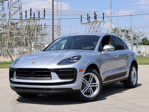 Dolomite Silver Metallic 2025 Porsche Macan