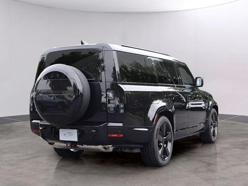 Santorini Black 2026 Land Rover Defender P400 X-Dynamic SE