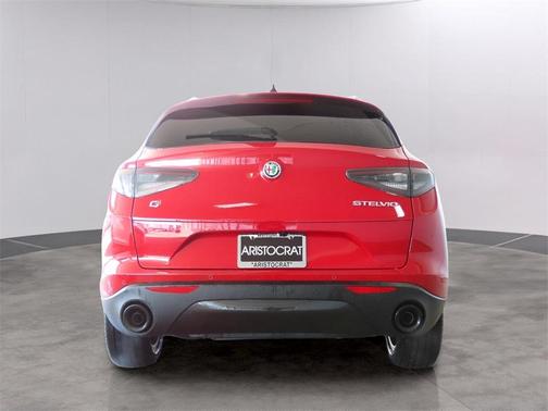 2025 Alfa Romeo Stelvio Base