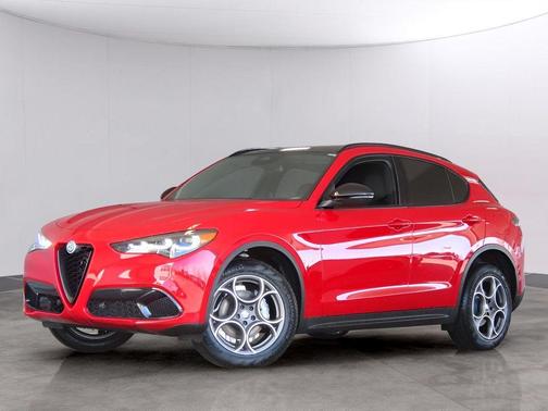 Rosso 2025 Alfa Romeo Stelvio Base