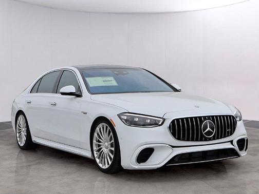 MANUFAKTUR Moonlight White Metallic 2026 Mercedes-Benz AMG S 63 E Base