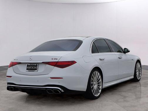 MANUFAKTUR Moonlight White Metallic 2026 Mercedes-Benz AMG S 63 E Base