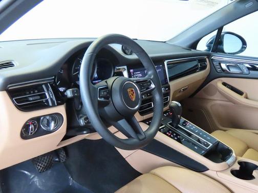 2023 Porsche Macan