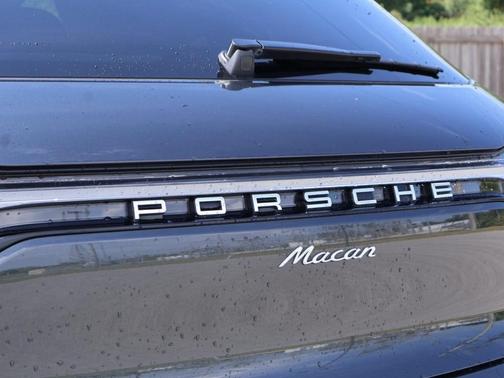 2025 Porsche Macan 