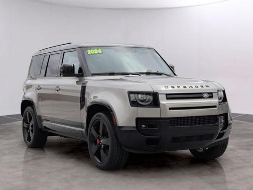 Silicon Silver 2024 Land Rover Defender P400 X-Dynamic SE