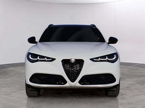 2025 Alfa Romeo Stelvio Base