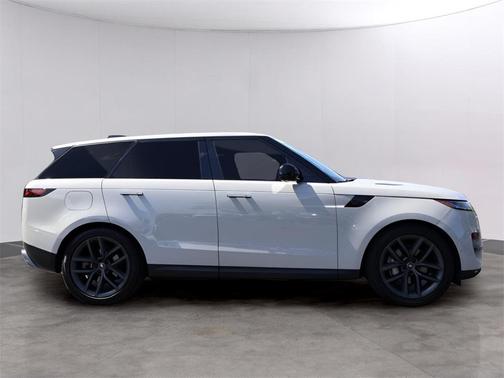 2024 Land Rover Range Rover Sport SE