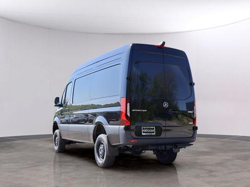 Jet Black 2026 Mercedes-Benz Sprinter 2500 Standard Roof