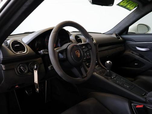 2020 Porsche 718 Cayman GT4