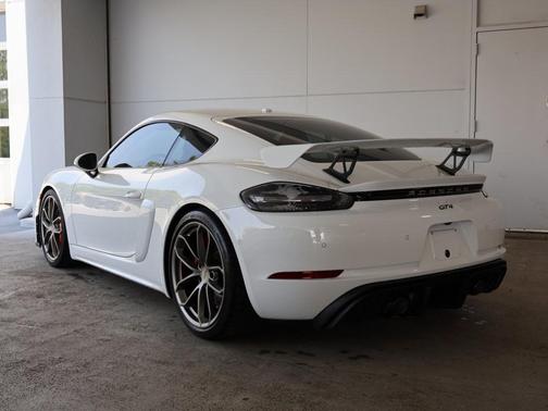 2020 Porsche 718 Cayman GT4