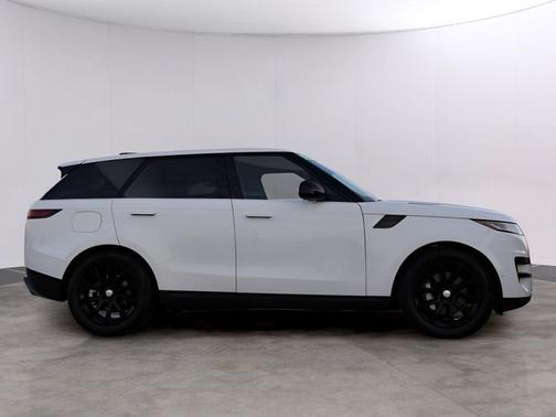 Fuji White 2025 Land Rover Range Rover Sport P360 SE