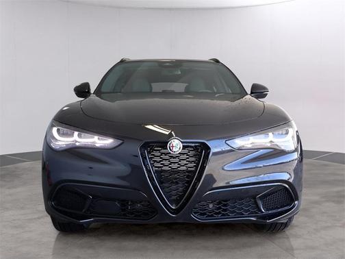 2025 Alfa Romeo Stelvio Base