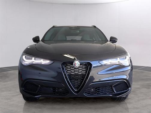 2025 Alfa Romeo Stelvio Base