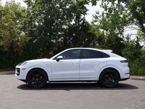 Carrara White Metallic 2025 Porsche Cayenne AWD