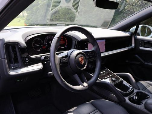 Carrara White Metallic 2025 Porsche Cayenne AWD