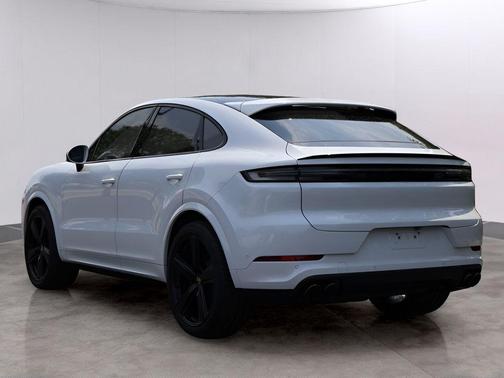 Carrara White Metallic 2025 Porsche Cayenne AWD