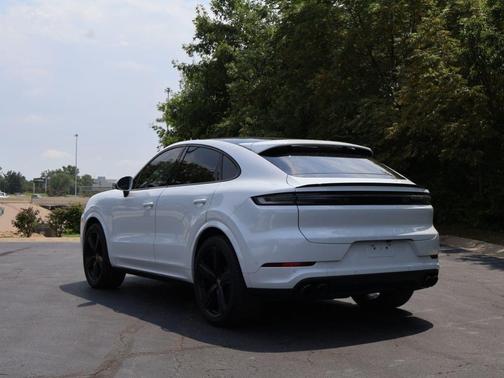 Carrara White Metallic 2025 Porsche Cayenne AWD