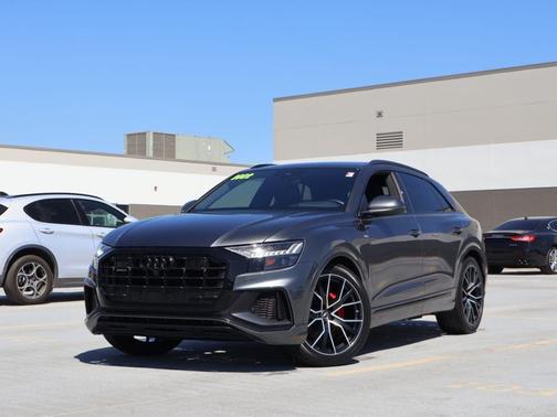 Daytona Gray Pearl Effect 2022 Audi Q8 55 Prestige