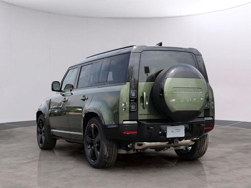 Woolstone Green 2026 Land Rover Defender P400 X-Dynamic SE