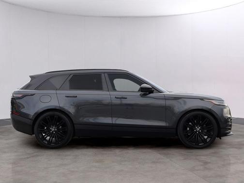 2026 Land Rover Range Rover Velar Dynamic SE