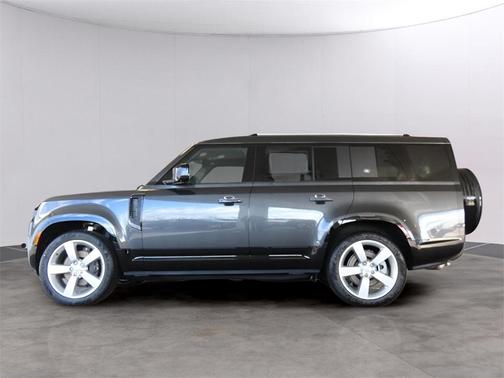 2024 Land Rover Defender P400 X-Dynamic SE