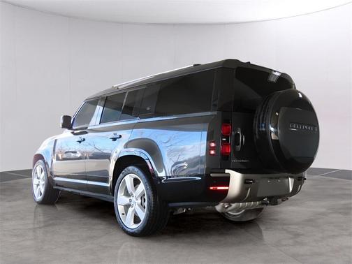 2024 Land Rover Defender P400 X-Dynamic SE