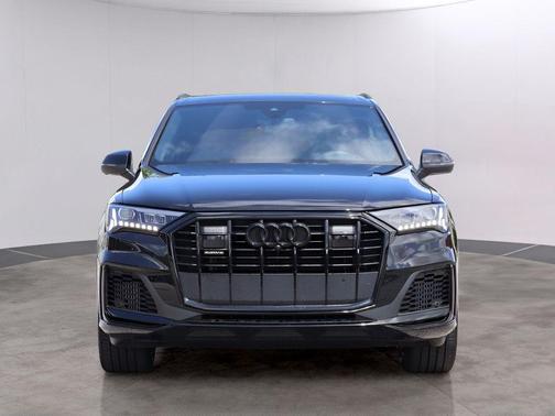 Mythos Black Metallic 2024 Audi Q7 55 Prestige