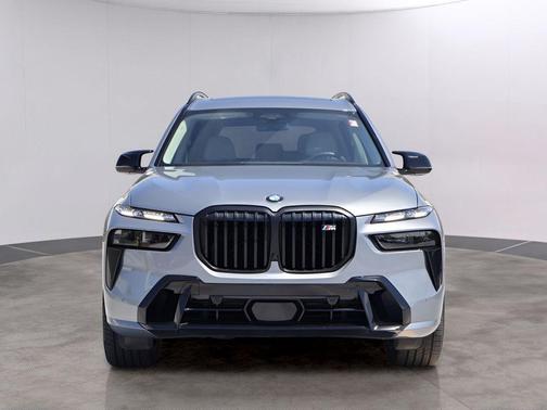 Gray Metallic 2025 BMW X7 M60i
