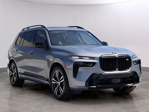 Gray Metallic 2025 BMW X7 M60i