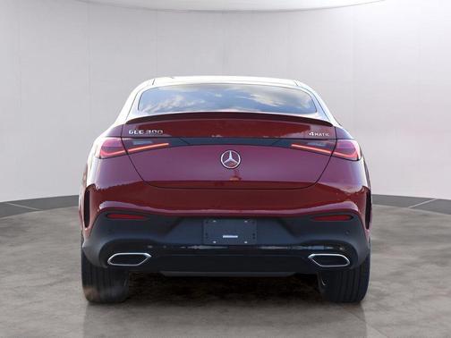 MANUFAKTUR Patagonia Red Metallic 2026 Mercedes-Benz GLC 300 Base 4MATIC