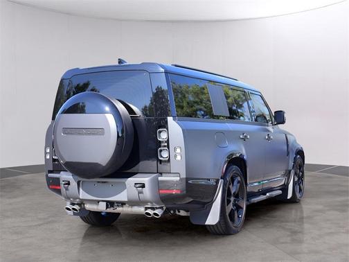 2025 Land Rover Defender P500 V8