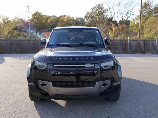 2024 Land Rover Defender P400 X-Dynamic SE