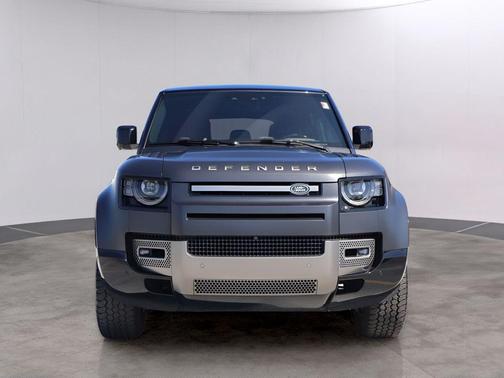 2024 Land Rover Defender P400 X-Dynamic SE