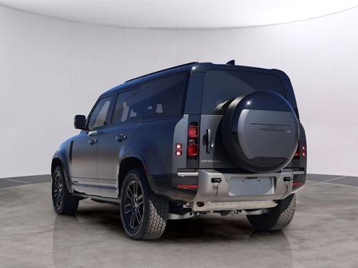 2024 Land Rover Defender P400 X-Dynamic SE