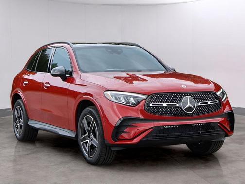 MANUFAKTUR Patagonia Red Metallic 2026 Mercedes-Benz GLC 300 Base 4MATIC